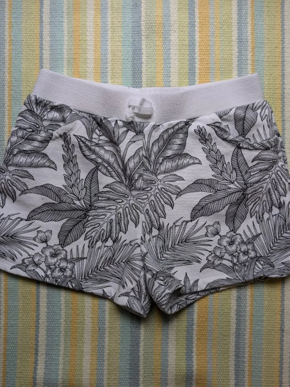 ⭐ Girl's Janie & Jack Terry shorts size 10